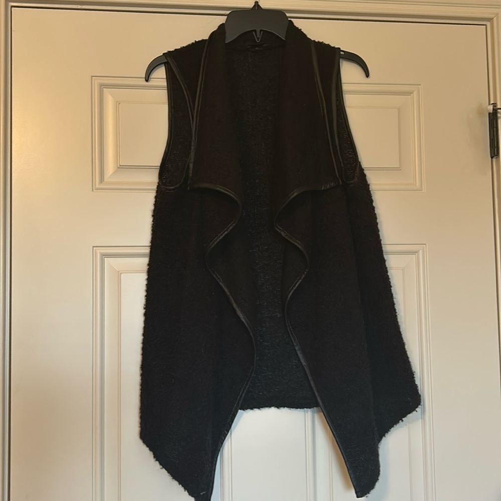 Sunny Taylor black textured boucle vest NWOT Sz S